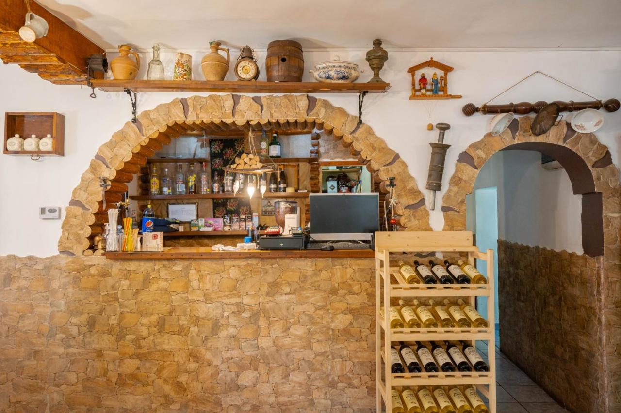 La Padure Ξενοδοχείο Brebu Εξωτερικό φωτογραφία